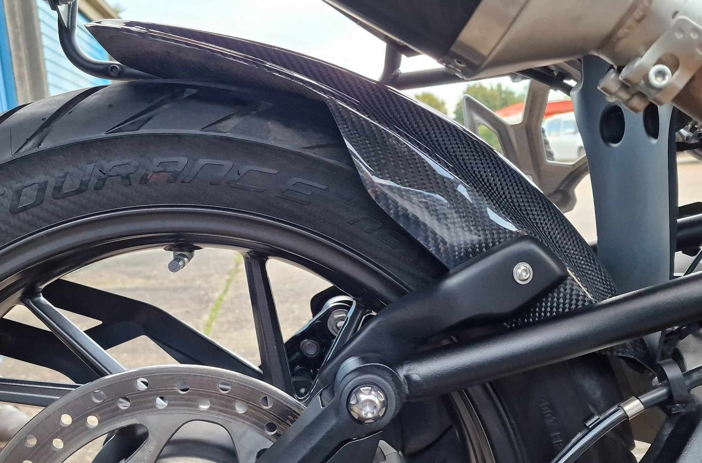 TRIUMPH TIGER 1200 2022- OG VIDERE BAGKRAMMER/MUDGUARD