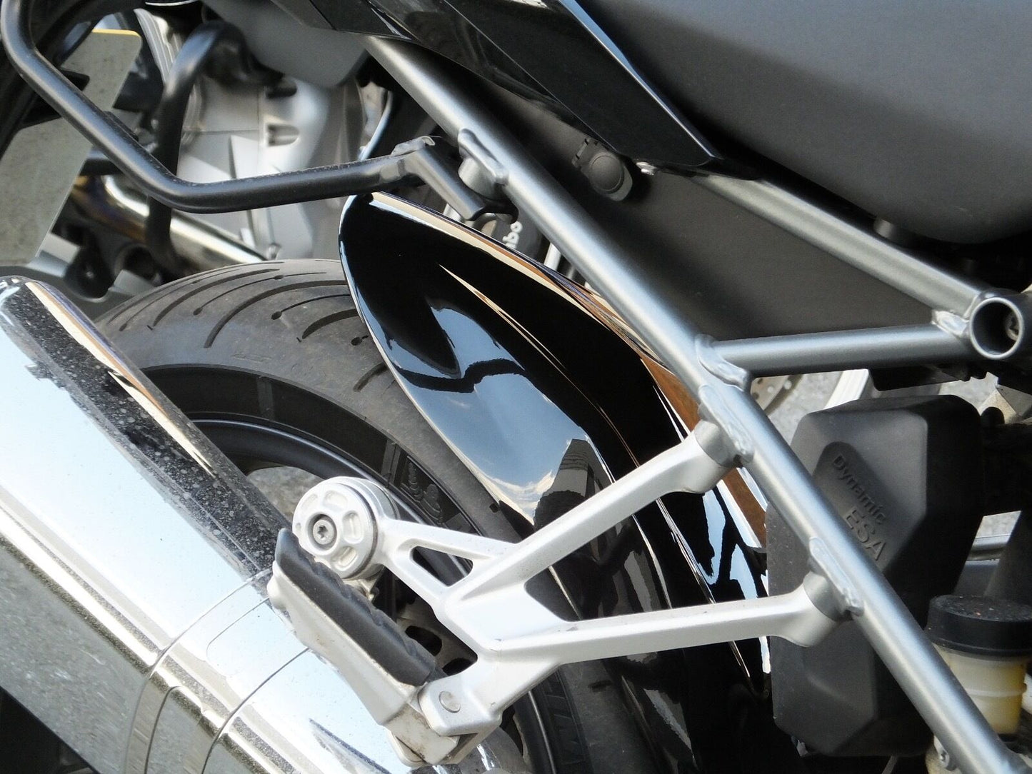 BMW R1200/R1250 R/RS 2015-NUVÆRENDE BAGKRAMMER/MUDGUARD